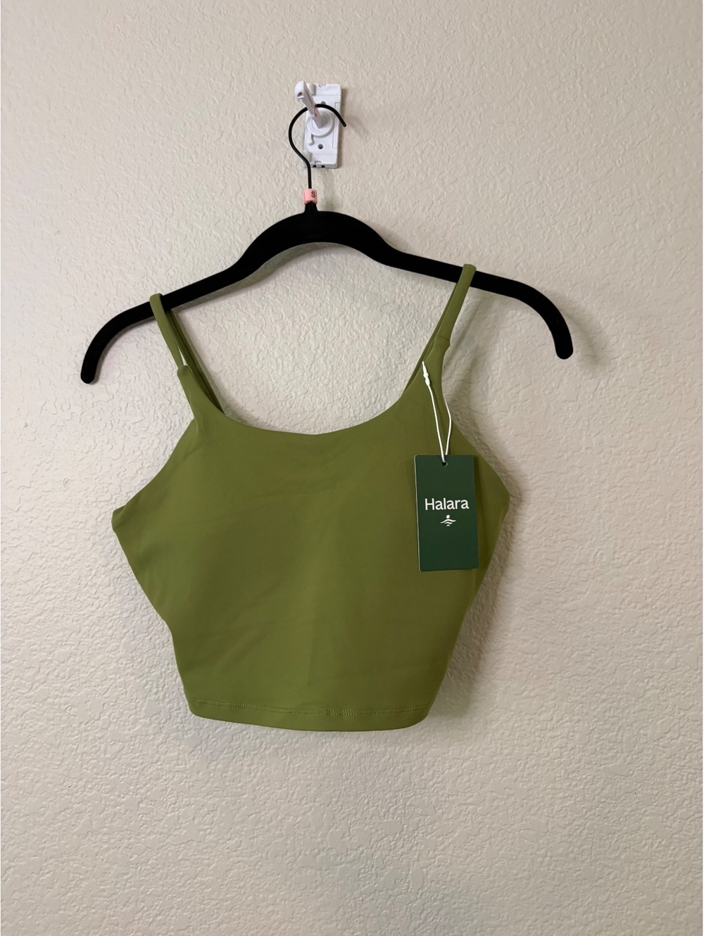Halara Small Padded Workout Cropped Low Support Tank Top A-D Cups in Peridot